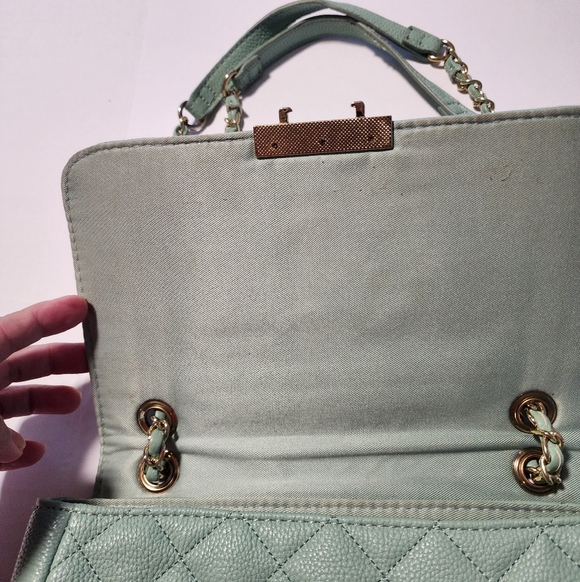Forever 21 Quilted Mint Green Shoulder Bag with Gold Chain - Picture 4 of 16